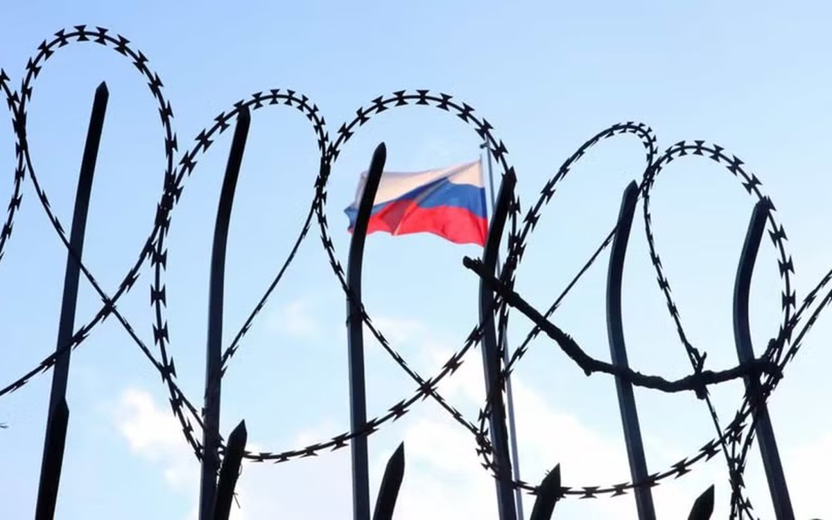 Gói trừng phạt thứ 20 của EU giáng đòn mạnh vào hàng loạt lĩnh vực trọng yếu của Nga