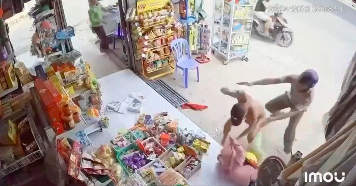 Nguyên nhân người đàn ông khỏa thân xông vào tiệm tạp hóa hành hung cô giáo