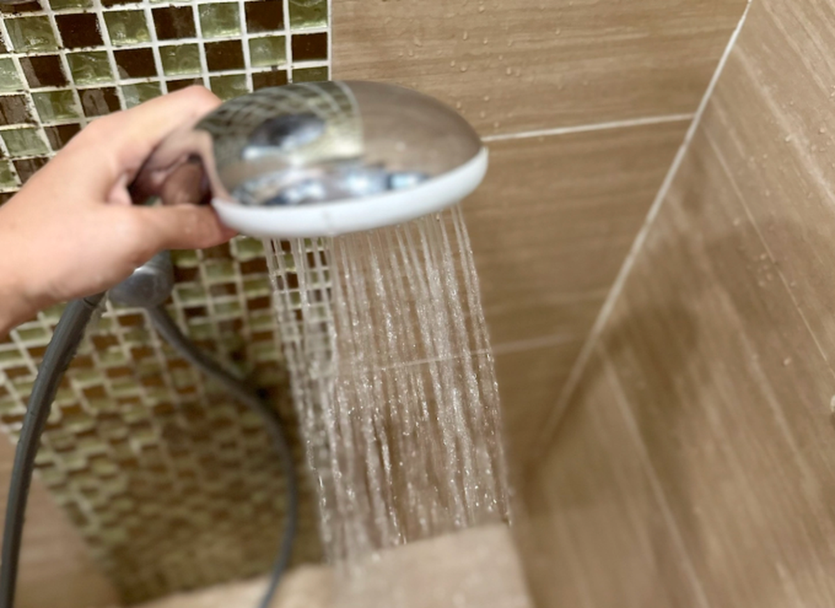 Bác sĩ Bệnh viện Bạch Mai cảnh báo: 1 thói quen "giải nhiệt" cực nguy hiểm, gây đột quỵ trong ngày nắng nóng