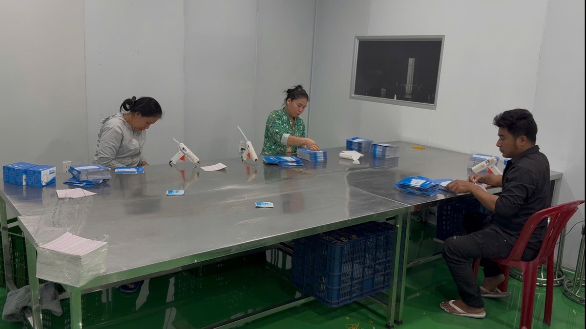 Triệt phá đường dây sản xuất trà giảm cân Emo"s chứa chất cấm gây đau tim: Bắt giữ vợ chồng Trần Thị Như Hảo - Nguyễn Trọng Anh