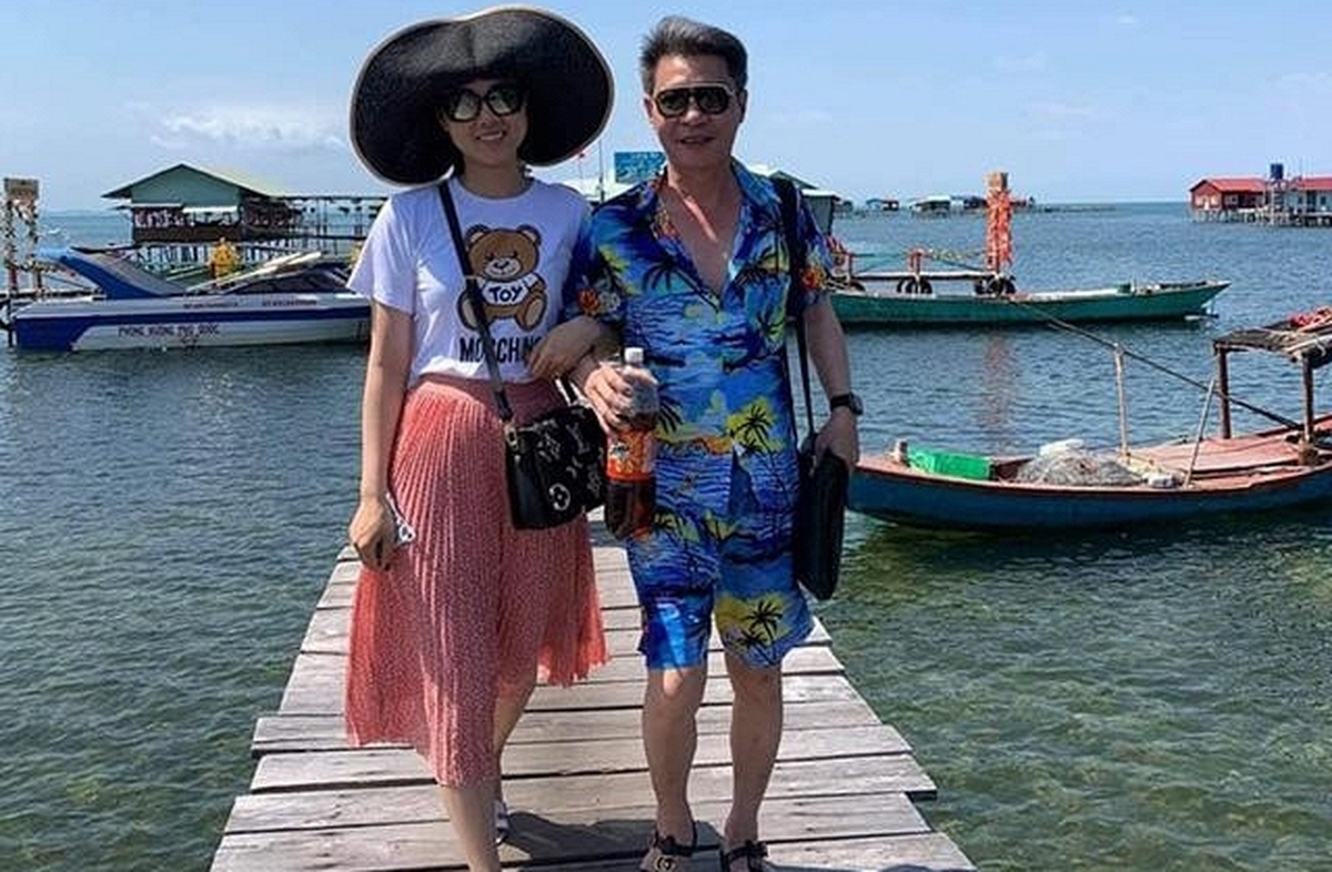 Vợ 3 NSND đình đám lên tiếng về thông tin chưa có con, tiết lộ "từng gặp những người tệ đến tận cùng"