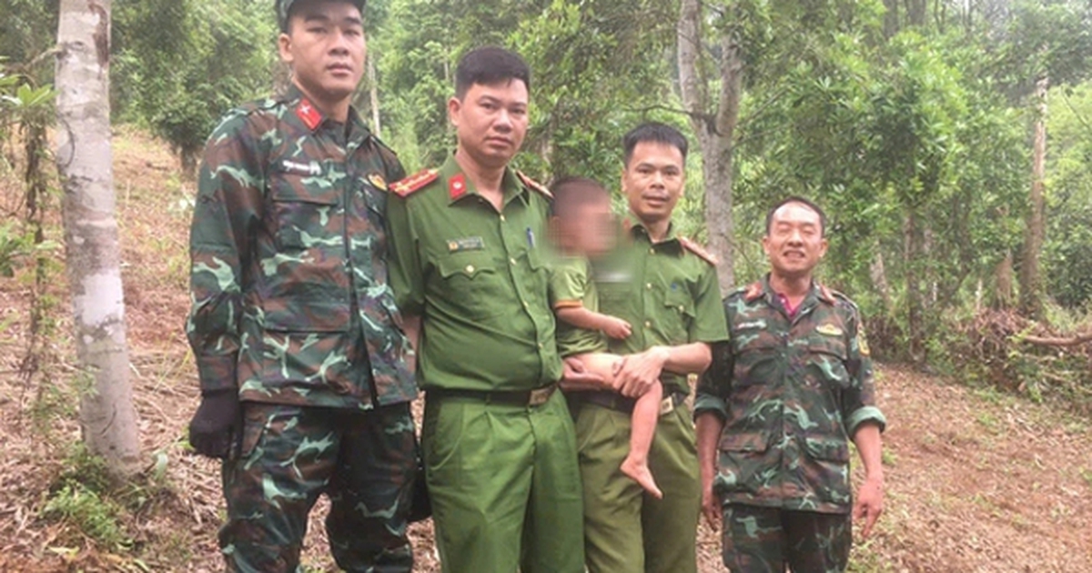 Cháu bé 3 tuổi được tìm thấy một mình trong rừng sau 18 giờ mất tích