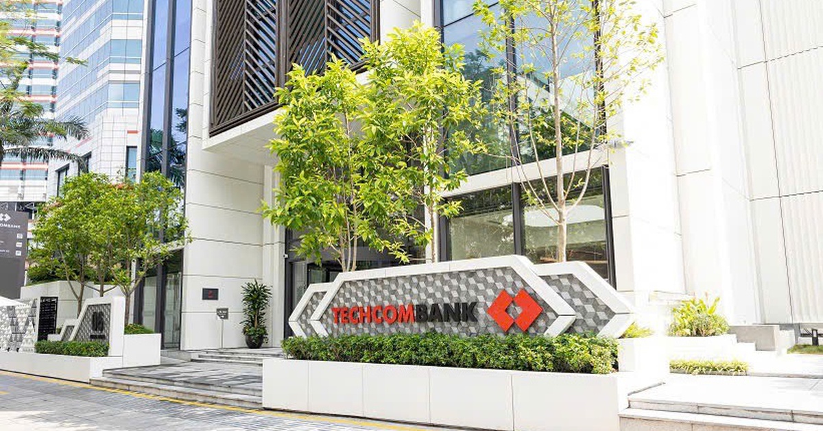 Dẫn đầu về gắn kết khách hàng: Techcombank lập đỉnh thu nhập phí dịch vụ mức hơn 46%