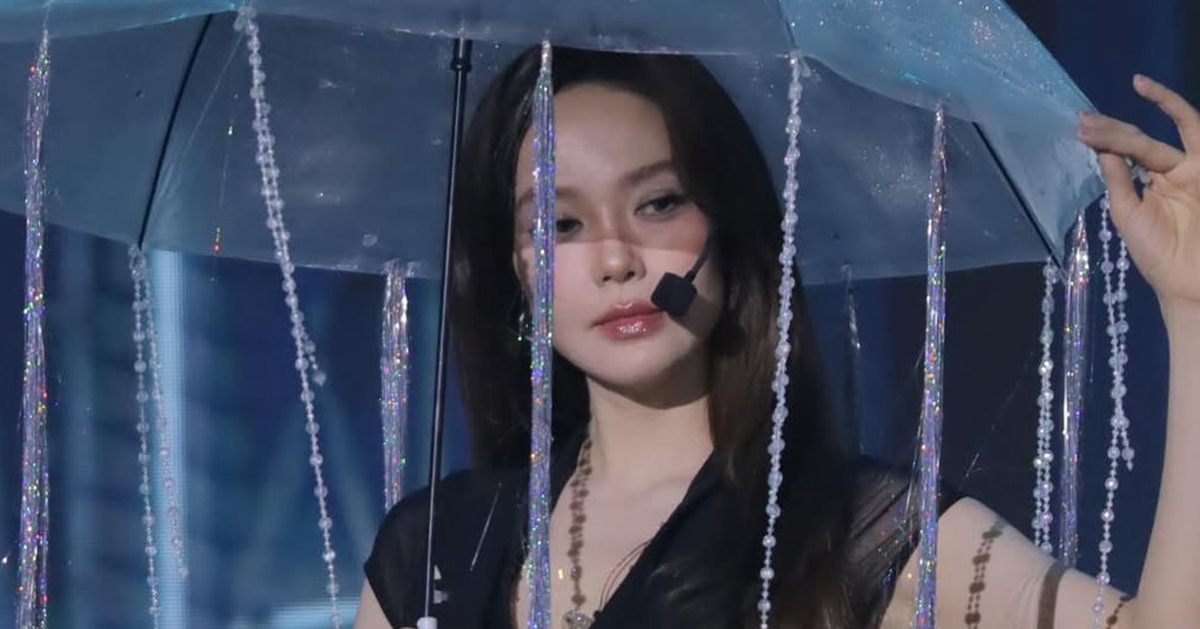 Ai đó hãy ngăn Minh Hằng lại đi!