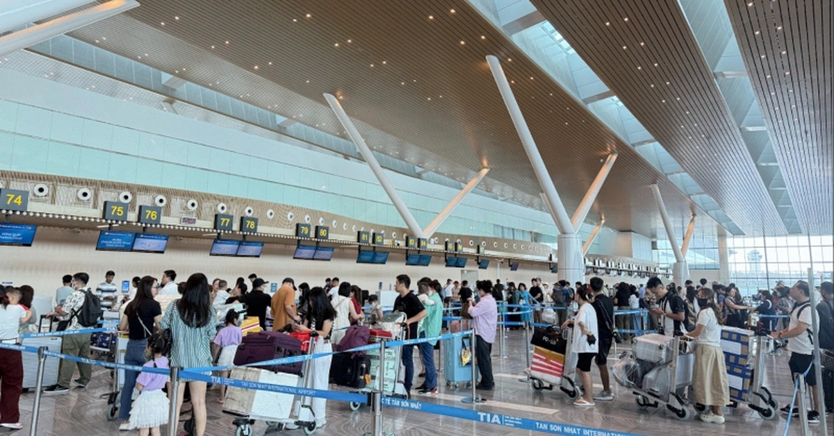 Sân bay Tân Sơn Nhất phát cảnh báo dịp lễ 30/4