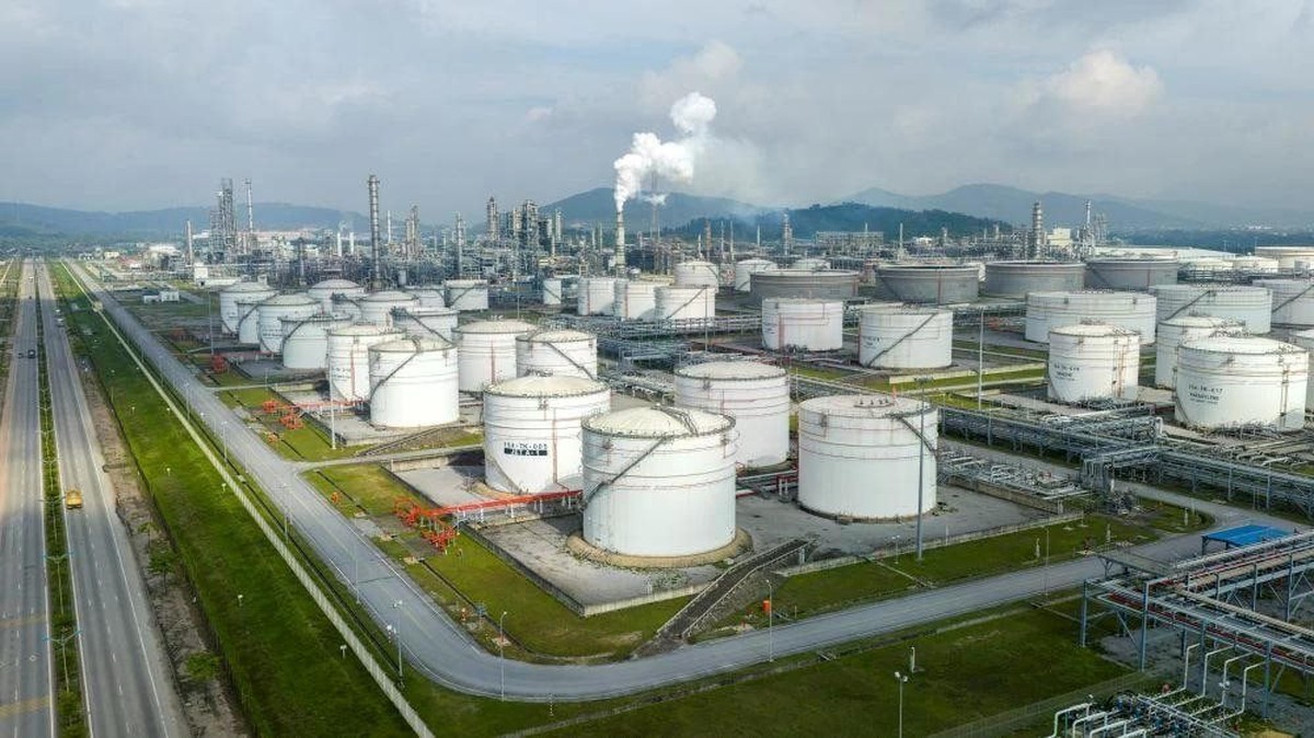 Né Hormuz, 4 triệu thùng dầu được 1 đại gia Nhật Bản mang về Việt Nam