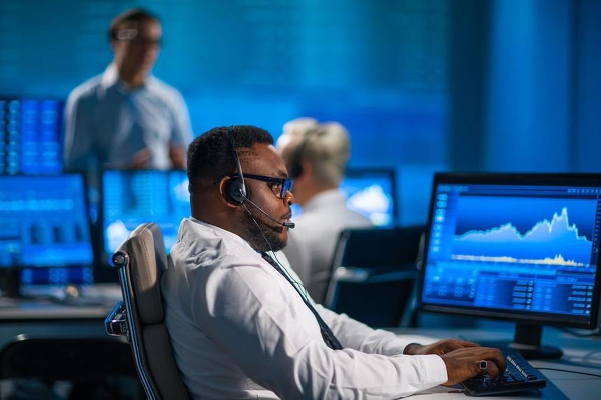 Khối ngoại bán ròng trong phiên VN-Index tăng 22 điểm, một cổ phiếu bluechip bị "xả" gần 300 tỷ đồng