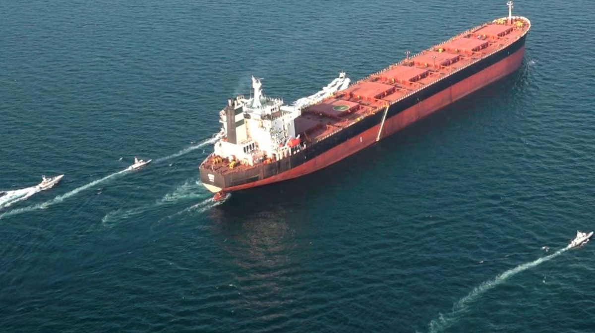 Tưởng cập cảng Ấn Độ lần đầu tiên sau 7 năm, tàu chở 600.000 thùng dầu Iran đột ngột quay đầu giữa biển, đi thẳng đến nước khác