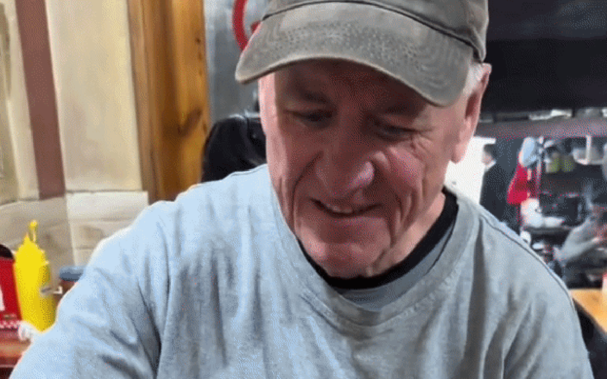 Khách Tây trầm trồ khi thưởng thức món ăn ở Sapa, nhận xét: "Quá đẳng cấp!"