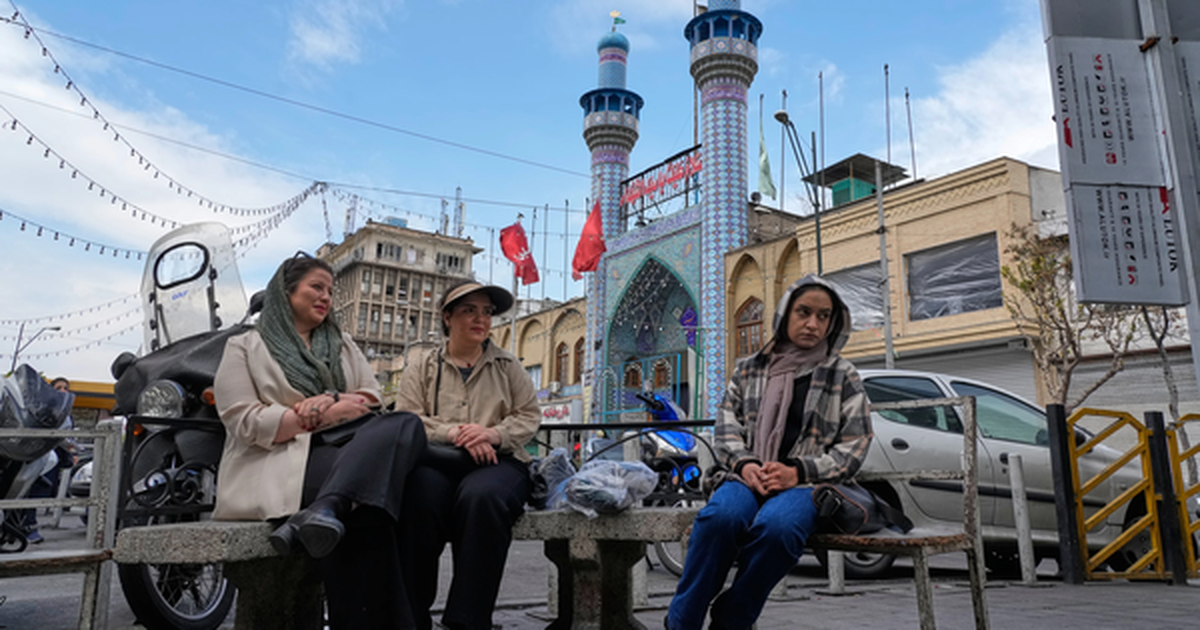 Iran nhận tin cực xấu: Đồng rial thấp kỷ lục, 1,8 triệu rial mới đổi được 1 USD