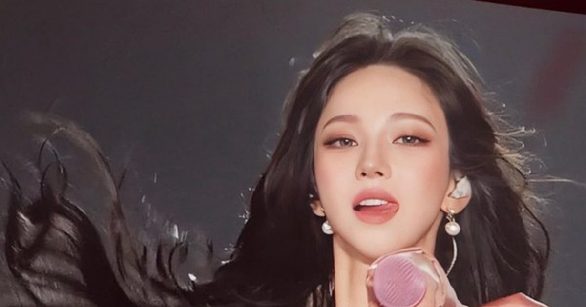 Cả triệu người sững sờ trước nhan sắc đẳng cấp của mỹ nhân đẹp hơn trí tuệ nhân tạo, visual cỡ này bảo sao cứ mãi hot!