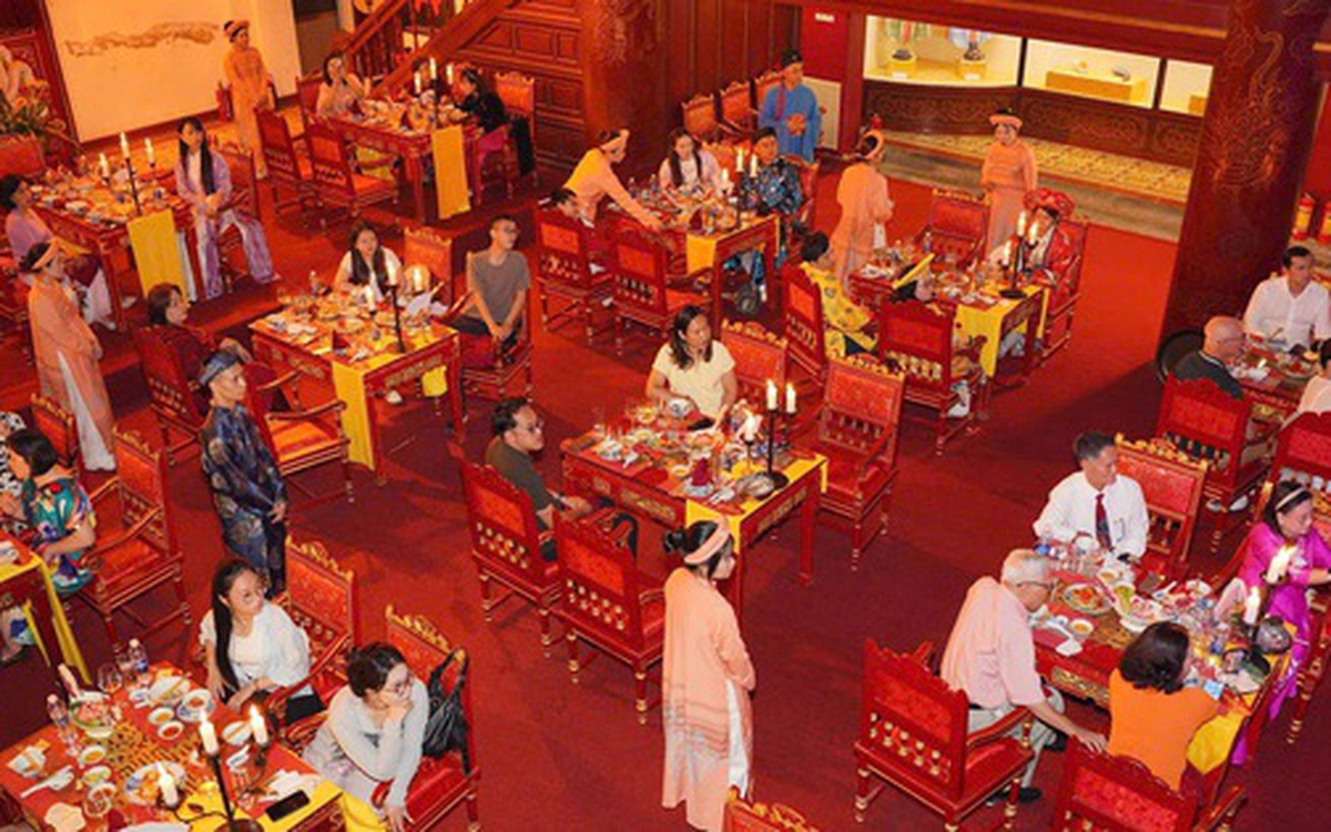 Có gì trong "bữa tiệc vua" với giá 1,7 triệu đồng/người?