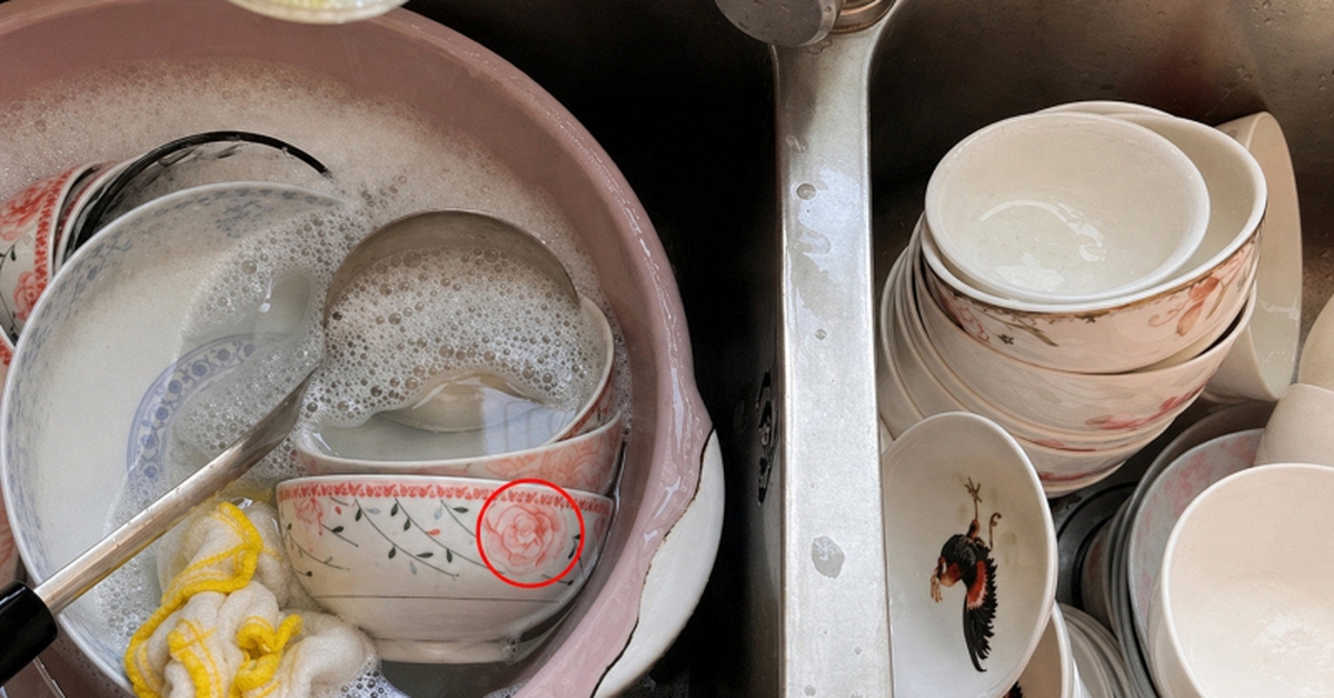 Dù giàu hay nghèo, thấy bát ăn có 5 dấu hiệu này cần thẳng tay vứt bỏ: Đừng ăn "mầm bệnh"