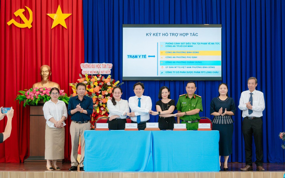 Kết nối nguồn lực công - tư phát triển y tế cộng đồng: Long Châu và UBND Phường Bình Đông (TP.HCM) hợp tác chiến lược