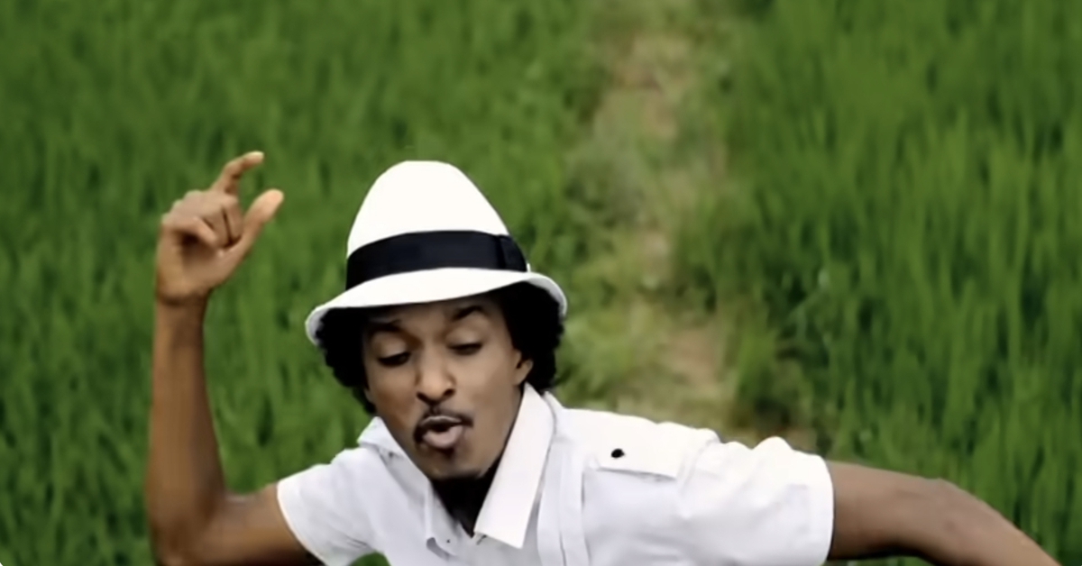 Một cảnh bình dị ở Việt Nam nổi tiếng toàn cầu khi xuất hiện trong MV huyền thoại World Cup 16 năm trước