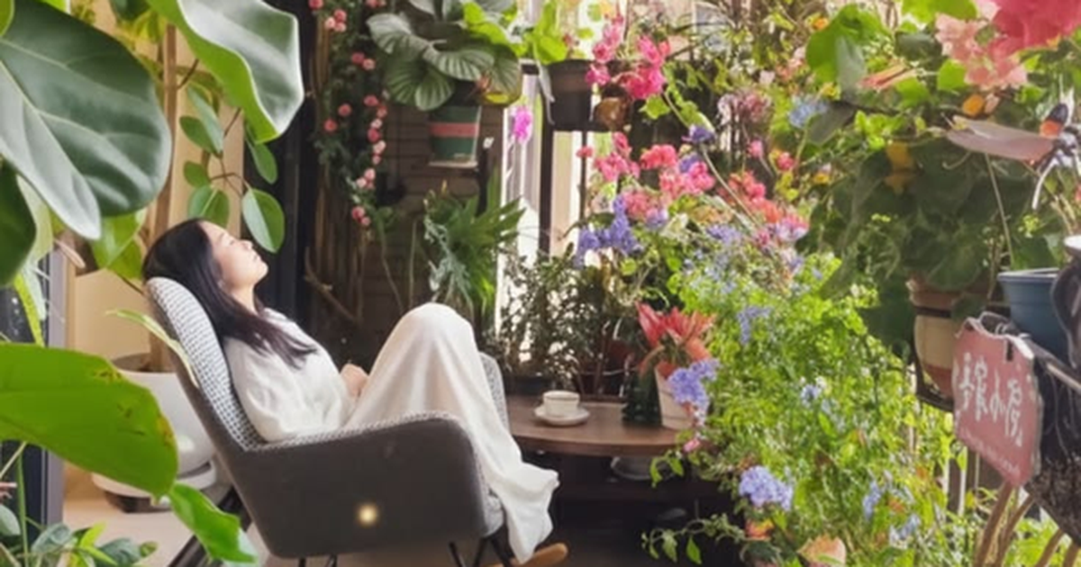 Ai cũng khuyên xây kín ban công, tôi vẫn để mở: Sau 1 năm, căn nhà sáng và dễ chịu hơn hẳn