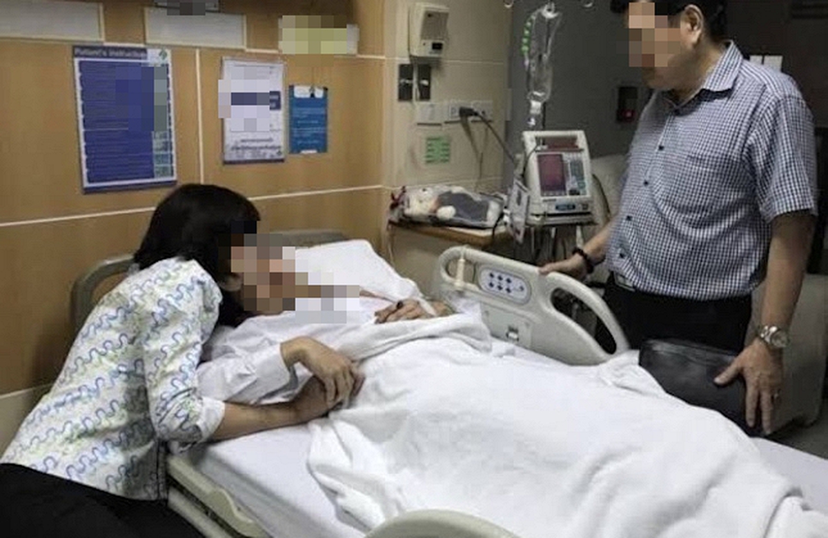 Bố mẹ và con gái cùng mắc ung thư gan, người mẹ quỳ khóc: Vì tiết kiệm, tôi vô tình "đầu độc" cả nhà