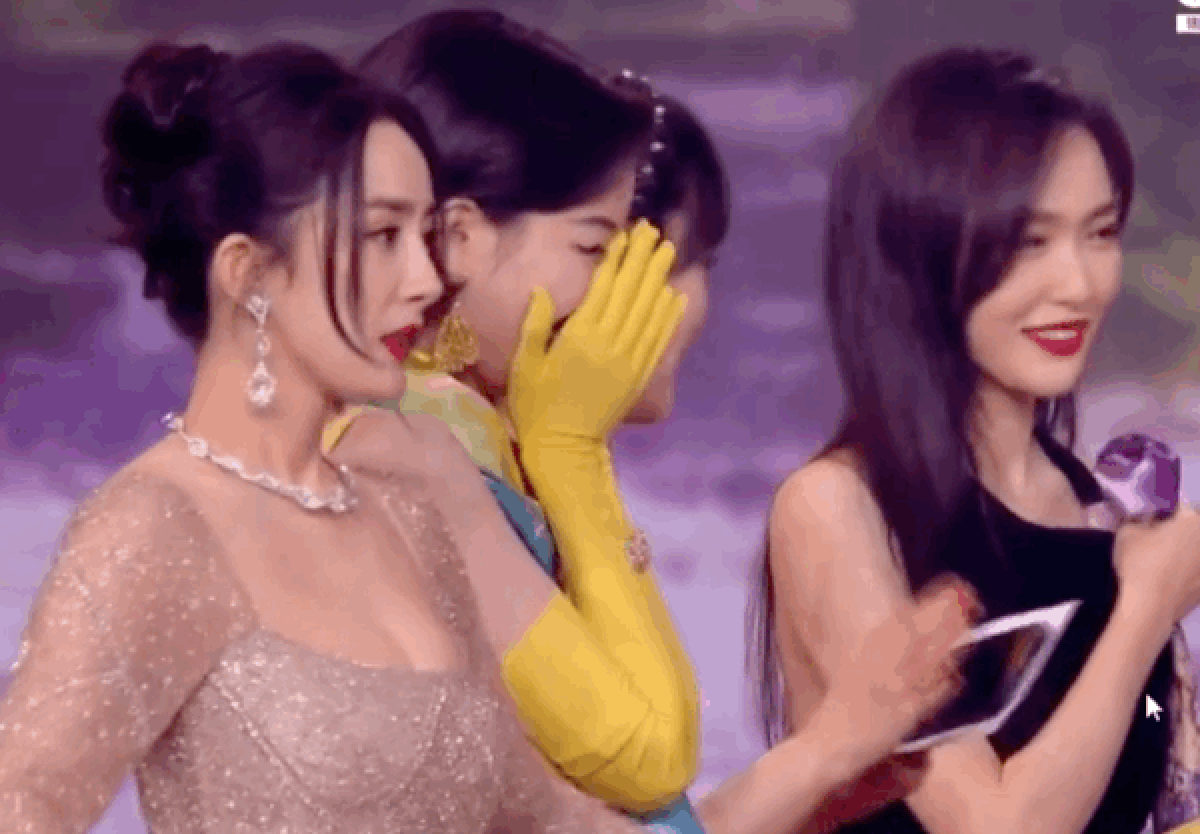 Mối thâm thù của Dương Mịch - Đường Yên: Vì 1 vai diễn mà không đội trời chung, Địch Lệ Nhiệt Ba "đổ thêm dầu vào lửa"?