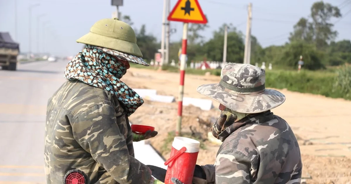 Miền Trung nắng nóng gay gắt, có nơi trên 39 độ