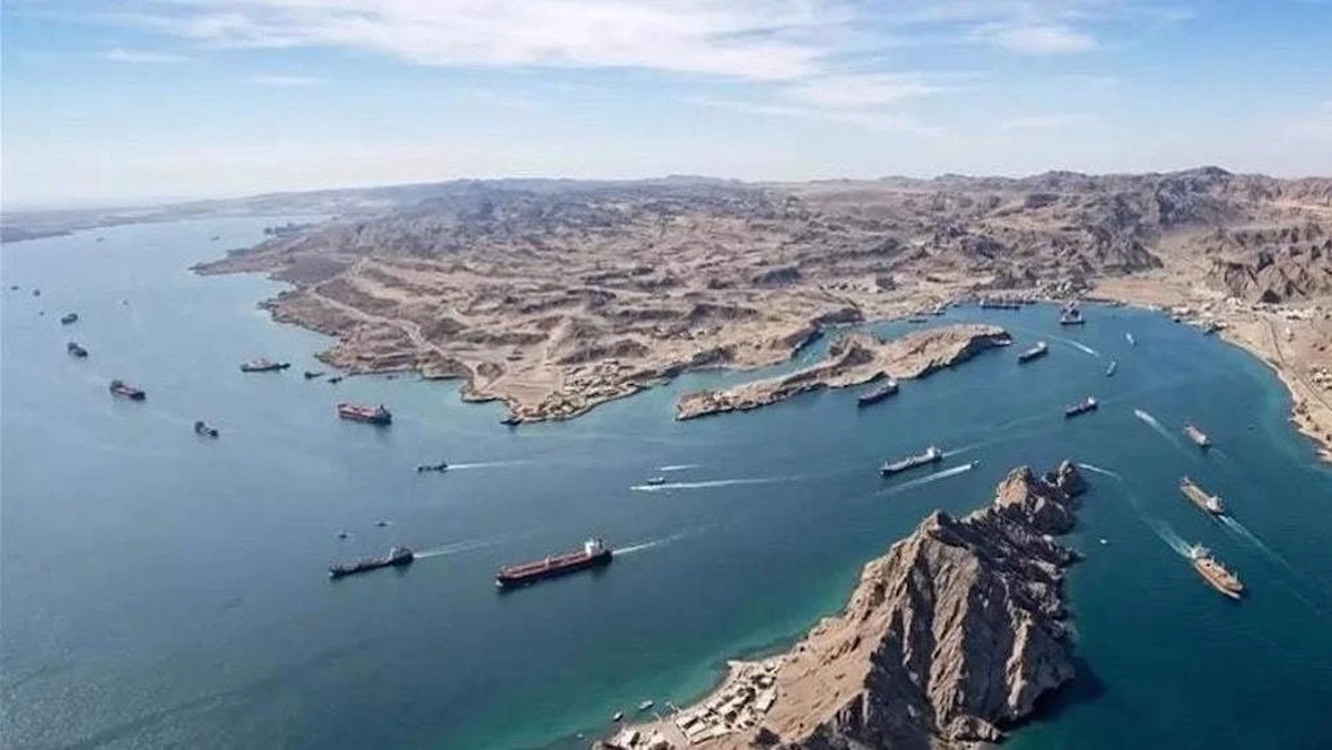 Oman và Iran đàm phán "mở lối" cho eo biển Hormuz