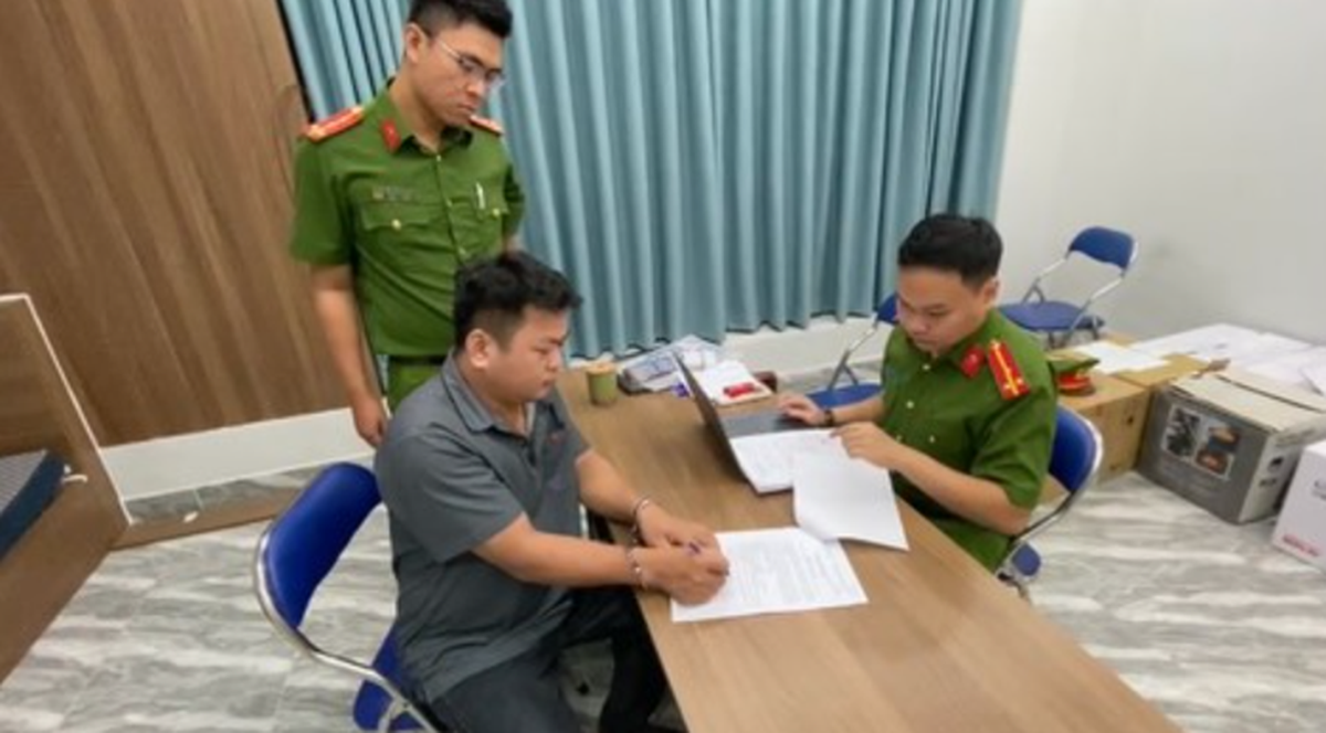 Ra lệnh bắt tạm giam Giám đốc Công ty Đấu giá Trần Tấn Hoàng 44 tuổi