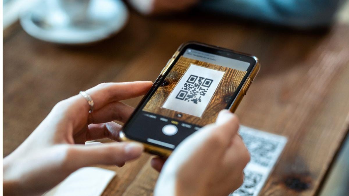 Ngân hàng khuyến cáo người gửi tiền không quét những mã QR này