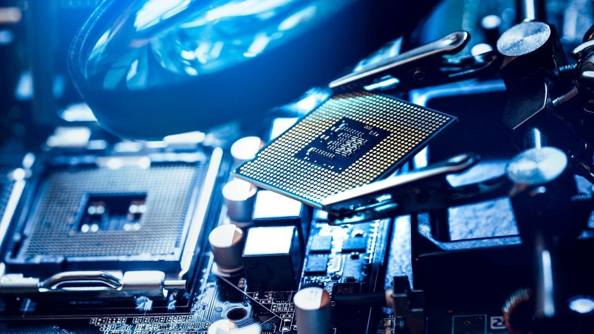 Bí mật sau khối tài sản 1,3 tỷ USD của "ông trùm" vật liệu chip kín tiếng vừa lộ diện