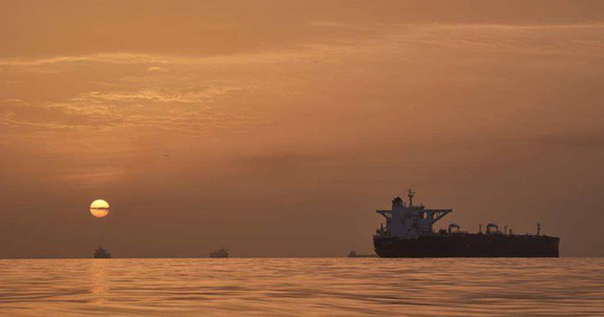 Iran hành động “gắt”, tàu hàng trúng đòn ở eo biển Hormuz