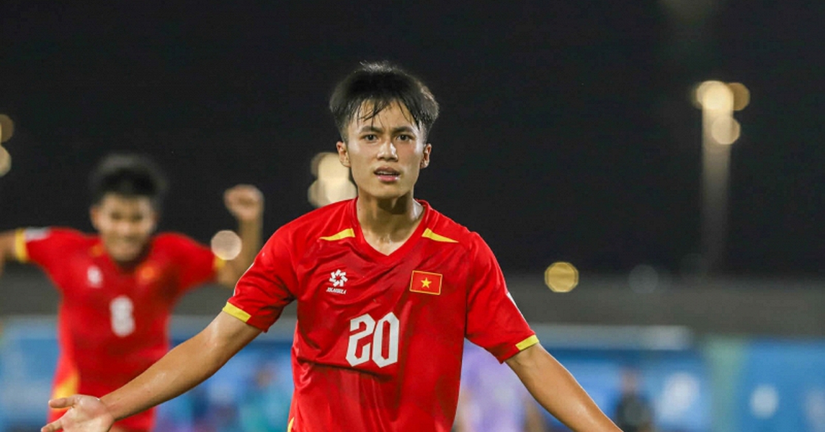Lê Sỹ Bách là ai?