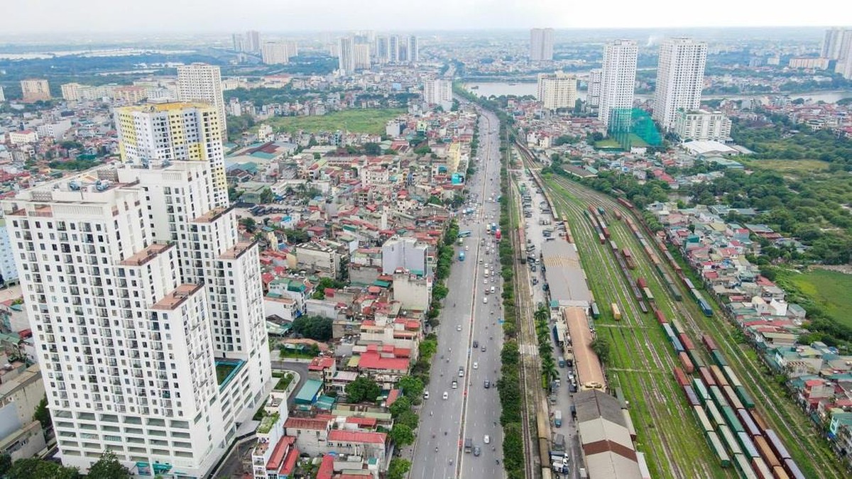 Tuyến quốc lộ dài 36km, rộng 90m, quy mô 10 làn xe, vốn đầu tư 6 tỷ USD do Vingroup đầu tư dự kiến khởi công ngày 19/5