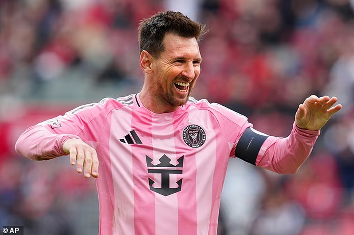 Messi đích thân chọn ra "người kế vị" hào quang rực rỡ của mình, cái tên đủ đẳng cấp khiến cả thế giới gật gù, "quả nhiên là cậu ấy"