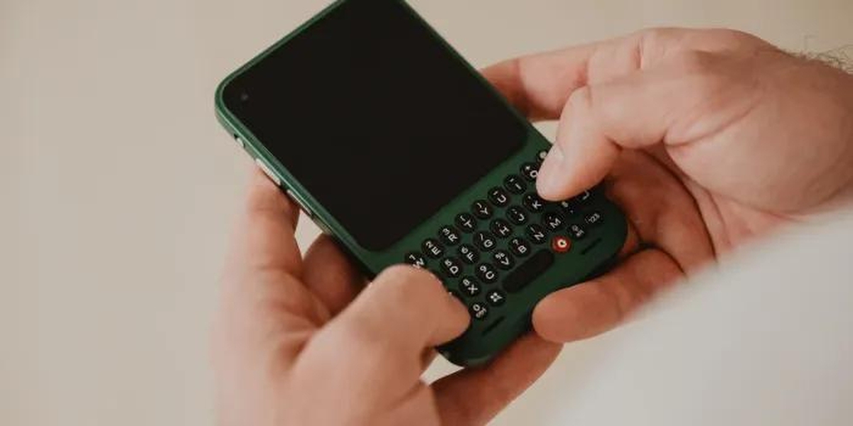 Sau 20 năm, người dùng bỗng quay lưng với những chiếc điện thoại hiện đại nhất thị trường: Chuyện gì đây?