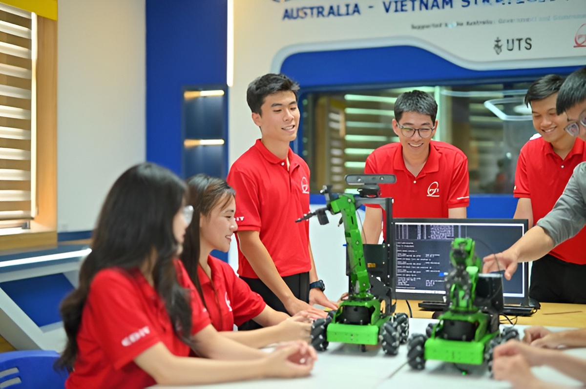 Một trường ĐH Việt Nam mở loạt chương trình đào tạo "đậm mùi tương lai", có ngành được dự đoán bùng nổ việc làm trong vài năm tới