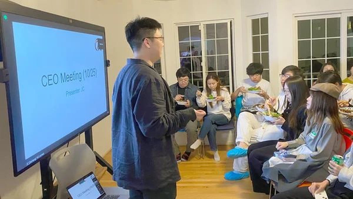 Từ lớp Olympic toán đến Thung lũng Silicon: Người Trung Quốc đang trở thành “xương sống” của cơn sốt AI Mỹ