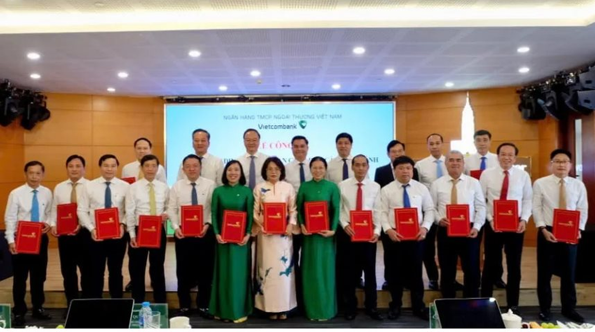 Vietcombank cùng lúc điều động, bổ nhiệm lãnh đạo tại 16 chi nhánh