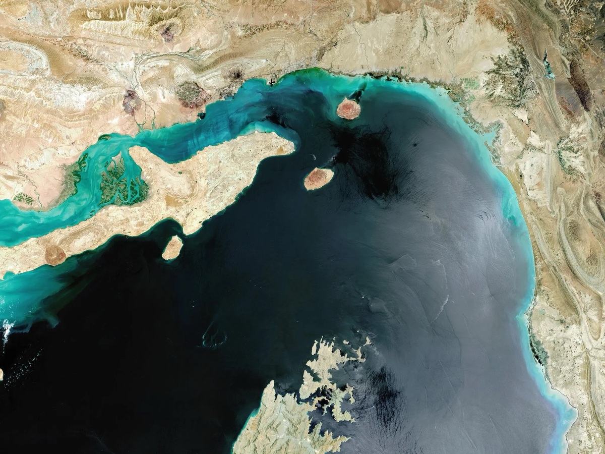 Iran tuyên bố mở rộng gấp 10 lần phạm vi eo biển Hormuz