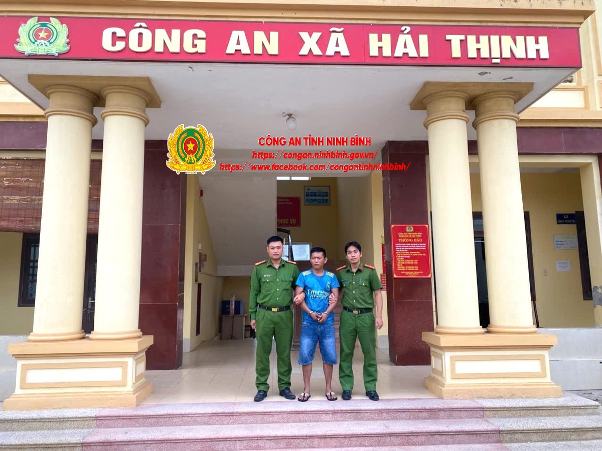 Bắt, khám xét khẩn cấp nơi làm việc của Huỳnh Thanh Trắng