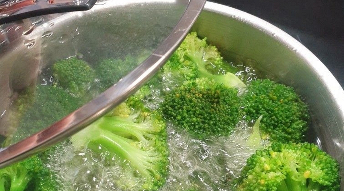 5 sai lầm khi chế biến rau củ làm thất thoát tới 80% vitamin C nhưng hiếm ai chưa từng làm trong đời!