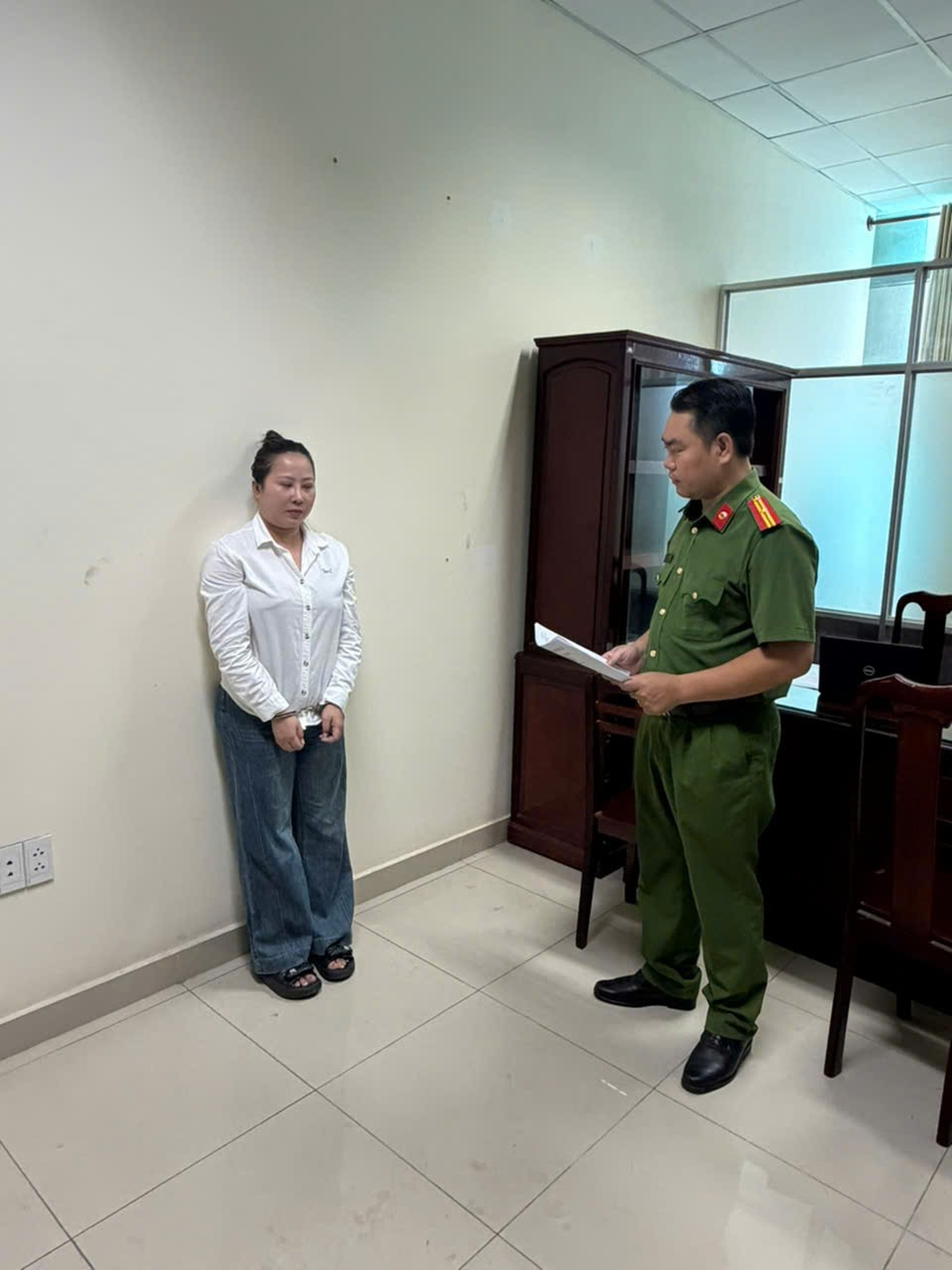 Thi hành lệnh bắt tạm giam Trần Thị Kim Xuyến sinh năm 1990