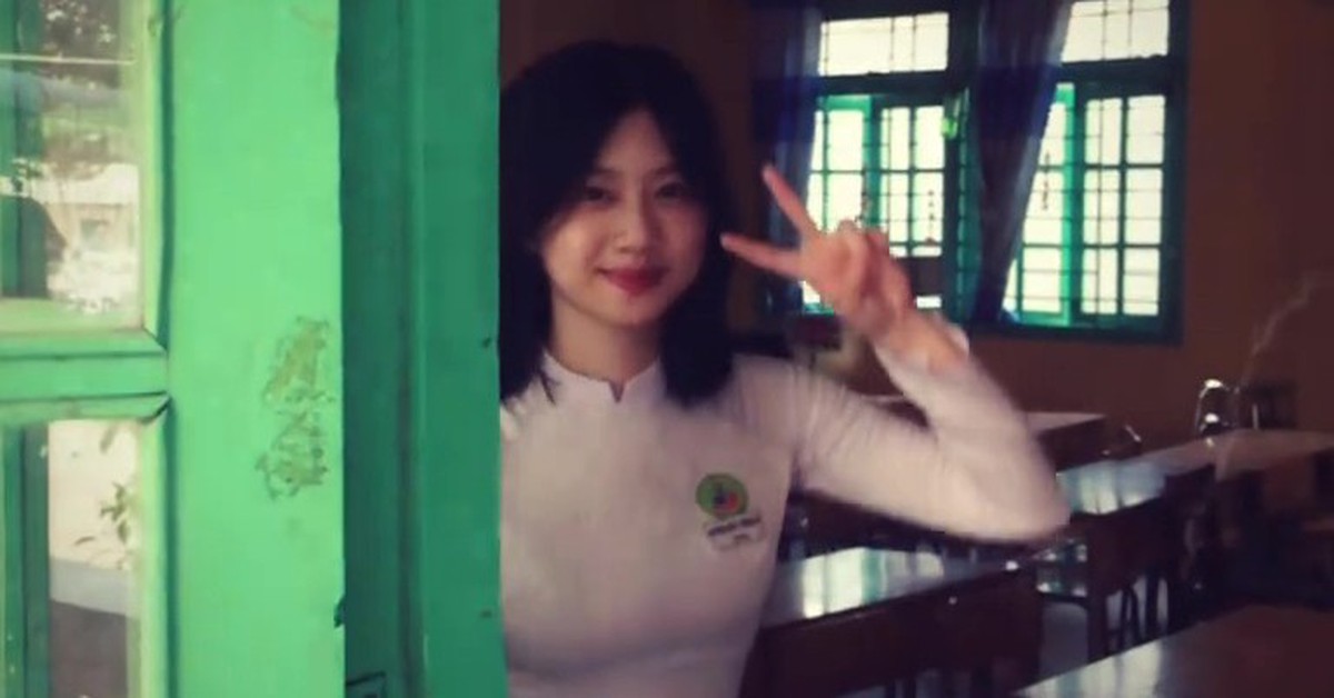 "Bạch nguyệt quang" đến từ Đồng Tháp gây sốt với clip 21 giây trong lớp học