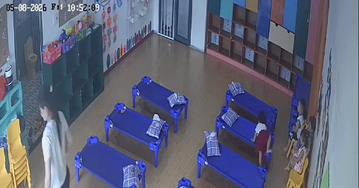 Đoạn camera bé trai "ăn no ngủ trước" ở lớp mầm non được đăng lên mạng, người khen đáng yêu, người soi ra chi tiết đáng lo