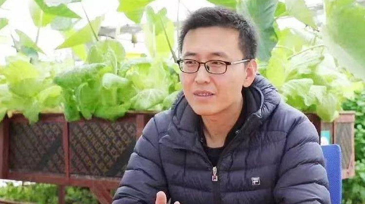 Phát hiện người đàn ông kiếm hơn 139 tỷ đồng/năm nhờ mô hình “trồng rau không cần bón phân, nuôi cá không cần thay nước”