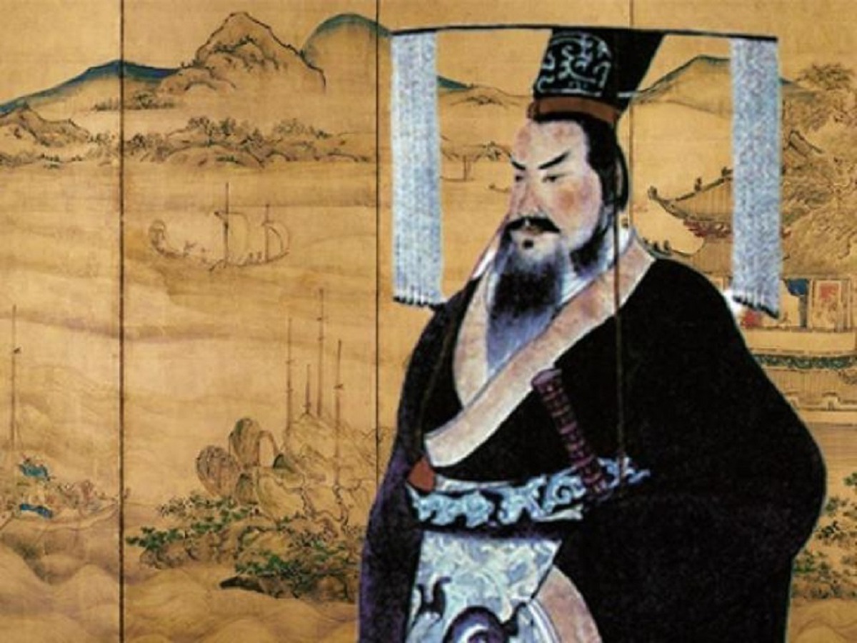 Hoàng đế Trung Quốc thường mặc áo vàng, sao Tần Thủy Hoàng chọn màu đen?