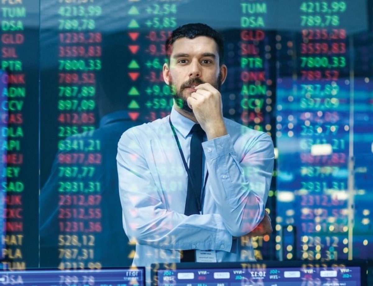 Khối ngoại bán ròng 14 phiên liên tiếp tổng giá trị hơn 13.000 tỷ, chuyện gì đang xảy ra?