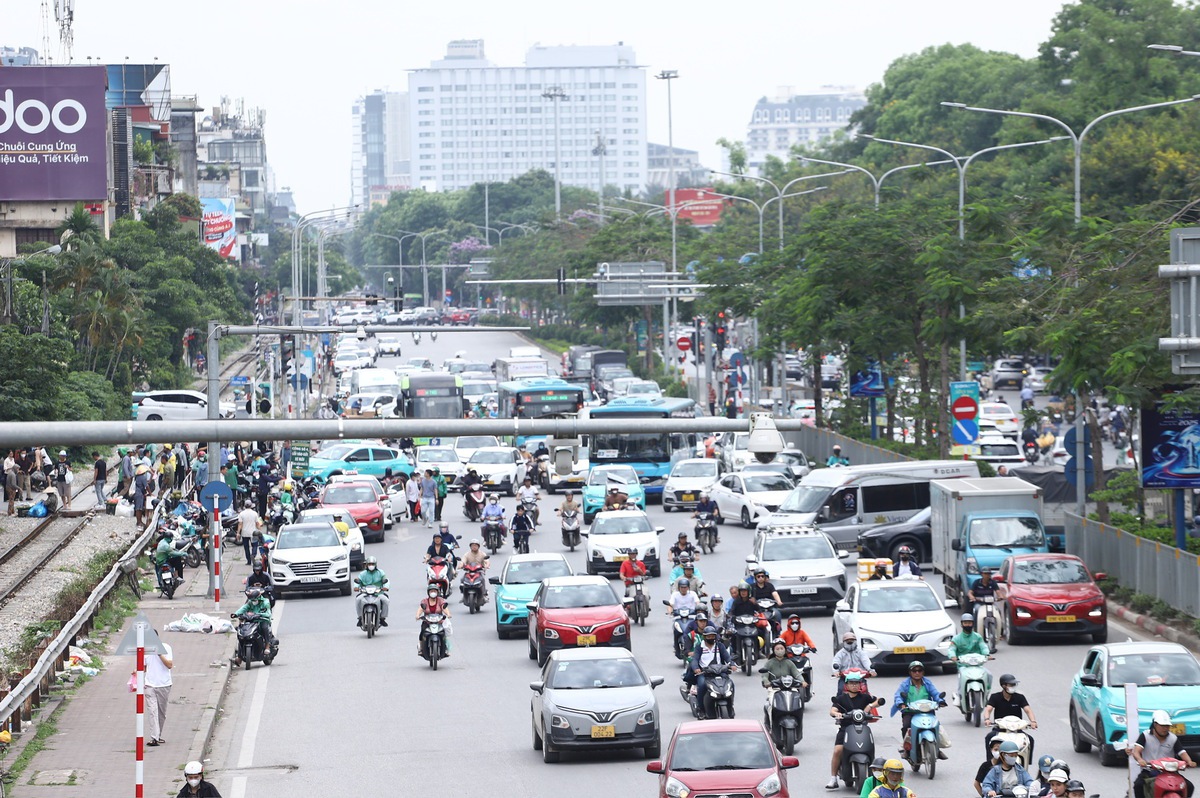 Hà Nội dự kiến hỗ trợ tối đa 20 triệu với hộ nghèo chuyển sang xe máy điện
