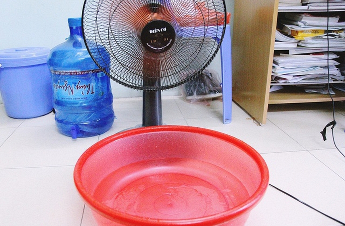 Mẹo làm mát nhà không cần điều hòa, chỉ cần quạt và nước đá: EVN cảnh báo