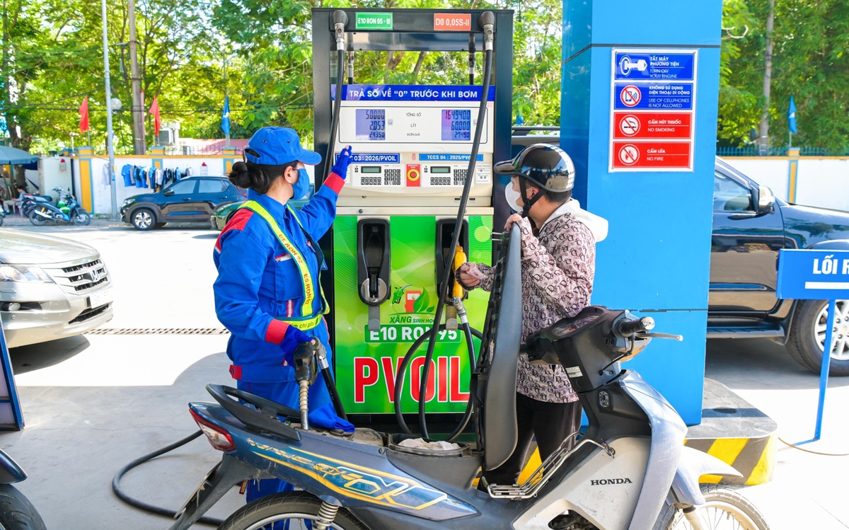 Gần 1.000 Cửa hàng xăng dầu PVOIL đã sẵn sàng kinh doanh xăng E10