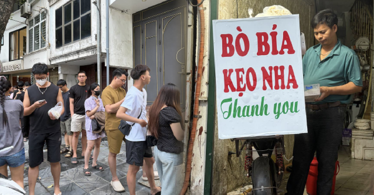 Bí ẩn quán bò bía bán chạy nhất Việt Nam: Anh chủ lên đời mặt bằng riêng, khách xếp hàng chục mét bán sạch sau 3 tiếng