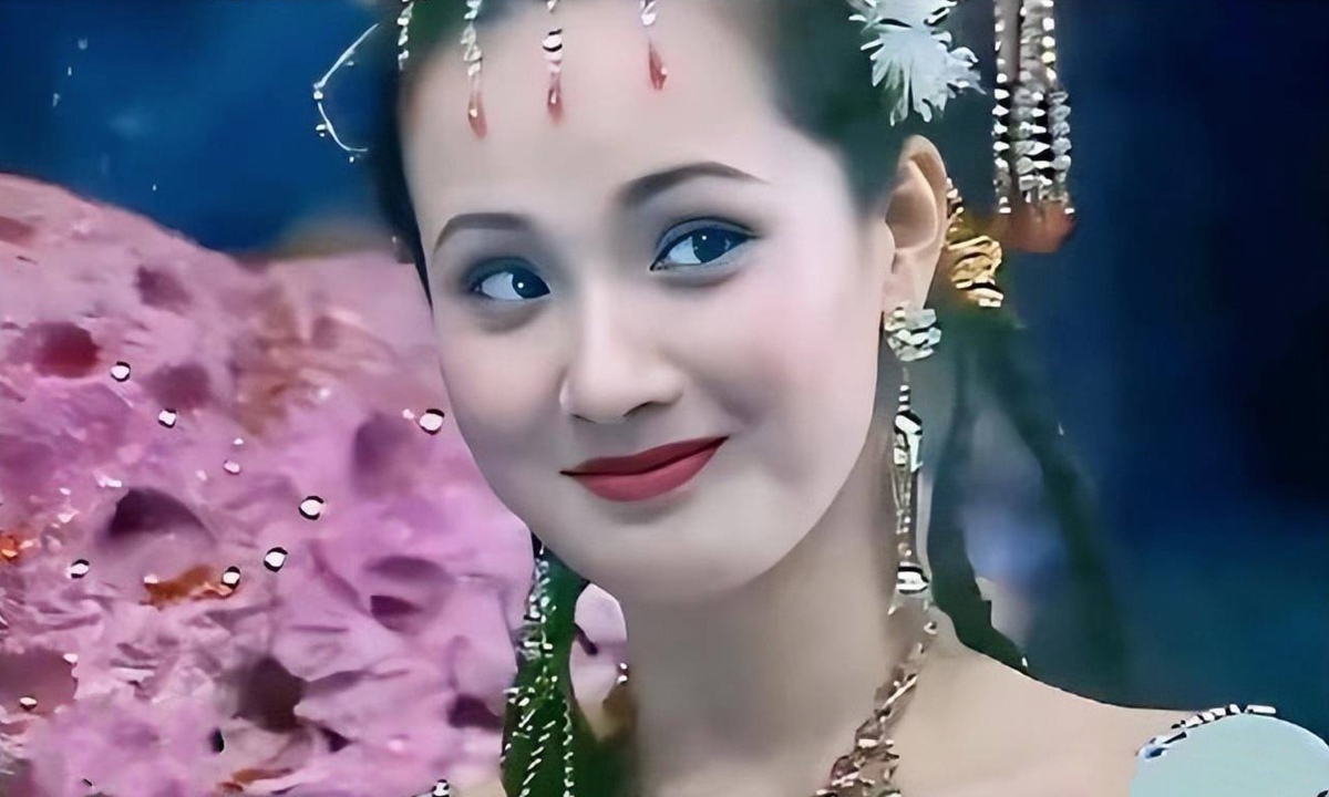Con đường trở thành tỷ phú của yêu tinh xinh đẹp nhất "Tây du ký"