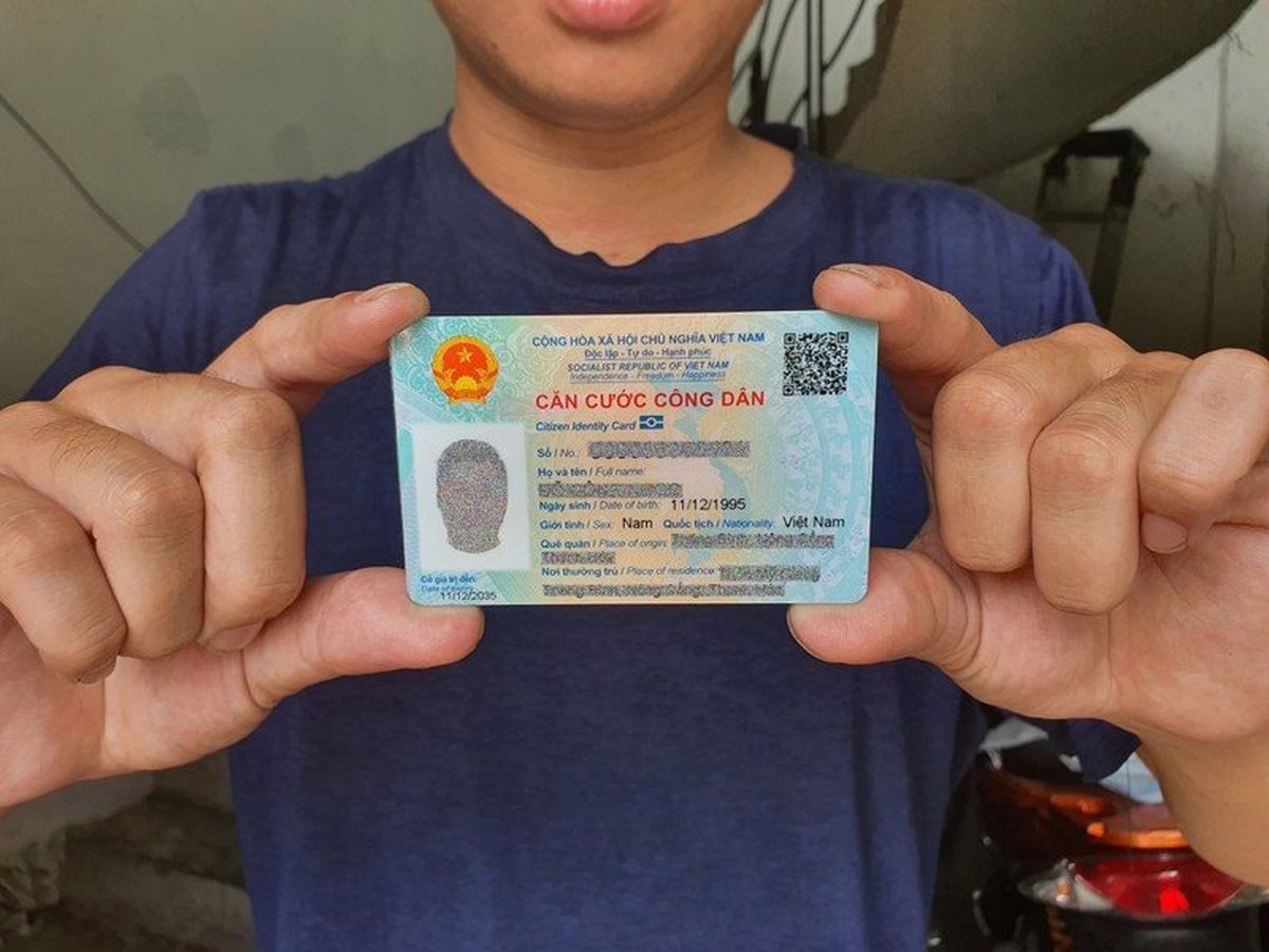 Công an cảnh báo rủi ro khi chụp ảnh căn cước công dân